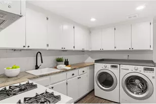 2622 SW Davenport Ct, Portland, OR 97201 - Photo 37