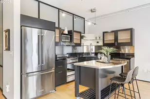 333 NW 9th Ave, Portland, OR 97209 - Photo 11