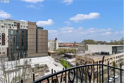 333 NW 9th Ave #713, Portland, OR 97209 - Photo 9