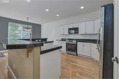 384 SW 105th Ter, Portland, OR 97225 - Photo 7