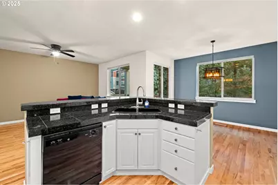 384 SW 105th Ter, Portland, OR 97225 - Photo 5