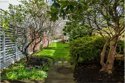 1313 Lincoln St #602, Eugene, OR 97401 - Photo 17