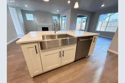 1555 N Young St, Lafayette, OR 97127 - Photo 5