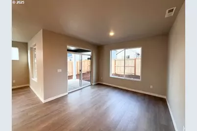 1555 N Young St, Lafayette, OR 97127 - Photo 9