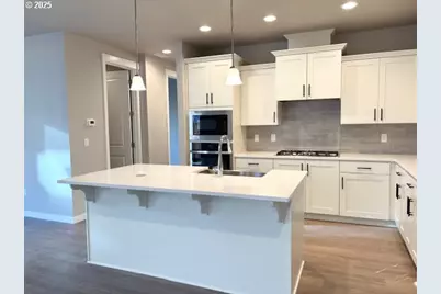 1555 N Young St, Lafayette, OR 97127 - Photo 3
