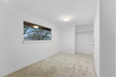 820 SE Barnes Ave, Gresham, OR 97080 - Photo 9