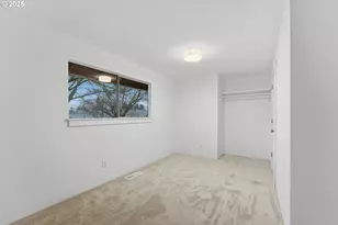 820 SE Barnes Ave, Gresham, OR 97080 - Photo 9