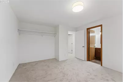 820 SE Barnes Ave, Gresham, OR 97080 - Photo 5