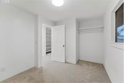 820 SE Barnes Ave, Gresham, OR 97080 - Photo 13