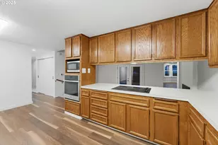 820 SE Barnes Ave, Gresham, OR 97080 - Photo 17