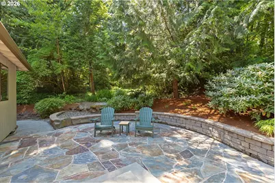 10052 SW Balmer Cir, Portland, OR 97219 - Photo 37