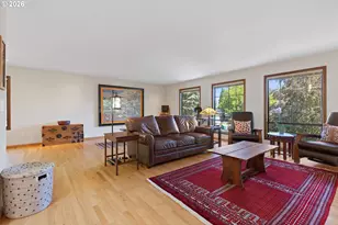 10052 SW Balmer Cir, Portland, OR 97219 - Photo 3