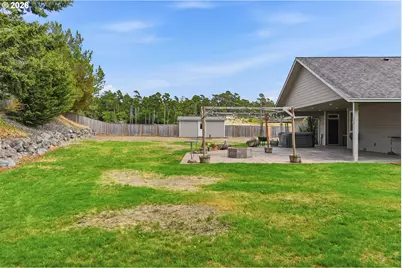 699 N Morrison St, Coos Bay, OR 97420 - Photo 43