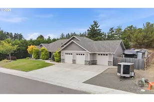 699 N Morrison St, Coos Bay, OR 97420 - Photo 3