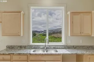 371 E 2nd Ave, Junction City, OR 97448 - Photo 13