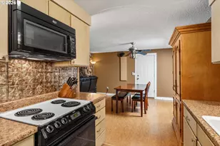 2369 NE Poynter St, Hillsboro, OR 97124 - Photo 17