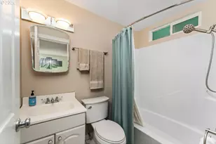 2369 NE Poynter St, Hillsboro, OR 97124 - Photo 21