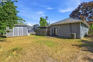 1303 NE Logan St, McMinnville, OR 97128 - Photo 25