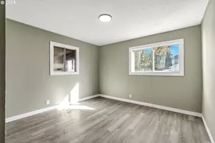 271 N 3rd St, Jefferson, OR 97352 - Photo 17