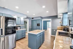 271 N 3rd St, Jefferson, OR 97352 - Photo 13