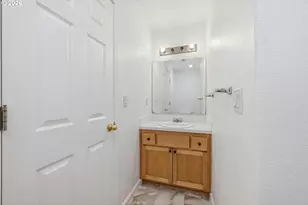 3906 Century Dr, Eugene, OR 97402 - Photo 37