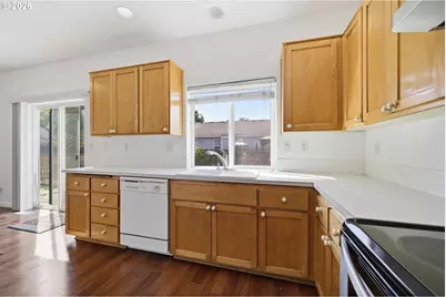 3906 Century Dr, Eugene, OR 97402 - Photo 17