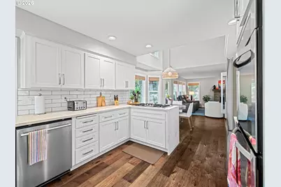 17985 Saint Clair Dr, Lake Oswego, OR 97034 - Photo 13