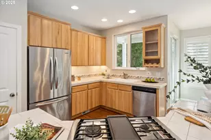 2541 NW Marsden Pl, Portland, OR 97229 - Photo 9