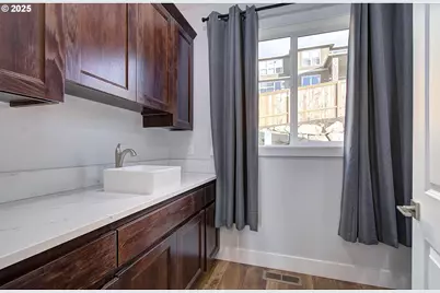 1920 NW Klickitat St, Camas, WA 98607 - Photo 13