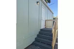 1085 W 1st Ave, Junction City, OR 97448 - Photo 3