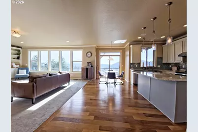 11556 SE Cascade View Dr, Happy Valley, OR 97086 - Photo 3