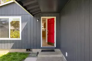 1082 SW 179th Ave, Beaverton, OR 97003 - Photo 3