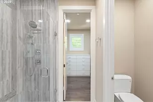 3425 SW 57th Ave, Portland, OR 97221 - Photo 11