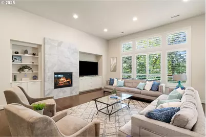 3425 SW 57th Ave, Portland, OR 97221 - Photo 3