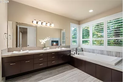 3425 SW 57th Ave, Portland, OR 97221 - Photo 9