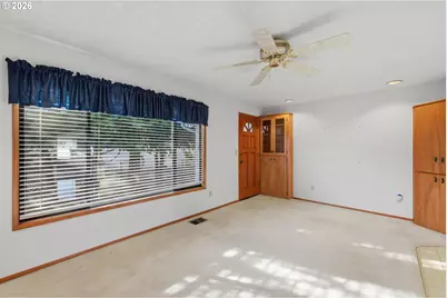 1350 Dogwood Dr, Woodburn, OR 97071 - Photo 13