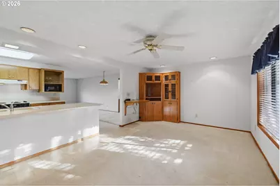 1350 Dogwood Dr, Woodburn, OR 97071 - Photo 11