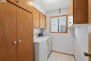 1350 Dogwood Dr, Woodburn, OR 97071 - Photo 23