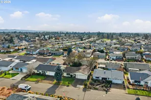 1350 Dogwood Dr, Woodburn, OR 97071 - Photo 33