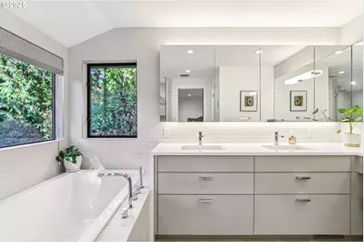 7037 SW Canby Ln, Portland, OR 97223 - Photo 27