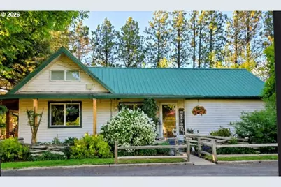 3201 N 4th St, La Grande, OR 97850 - Photo 1
