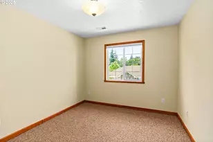 4060 Hampshire Ln, Eugene, OR 97404 - Photo 23