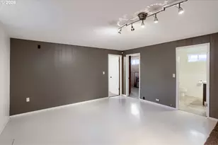 13614 SE Harrison Ct, Portland, OR 97233 - Photo 35