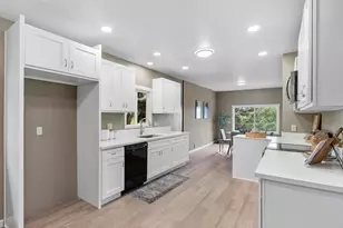 10503 NW 3rd St, Portland, OR 97231 - Photo 13