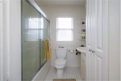 8015 SE Bush St, Portland, OR 97206 - Photo 25