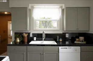 8015 SE Bush St, Portland, OR 97206 - Photo 15