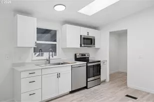 12420 SE Bush St, Portland, OR 97236 - Photo 13