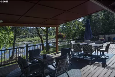 418 Rivershore Dr, Roseburg, OR 97470 - Photo 43