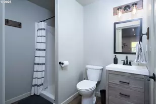 418 Rivershore Dr, Roseburg, OR 97470 - Photo 31