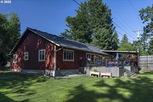 418 Rivershore Dr, Roseburg, OR 97470 - Photo 37